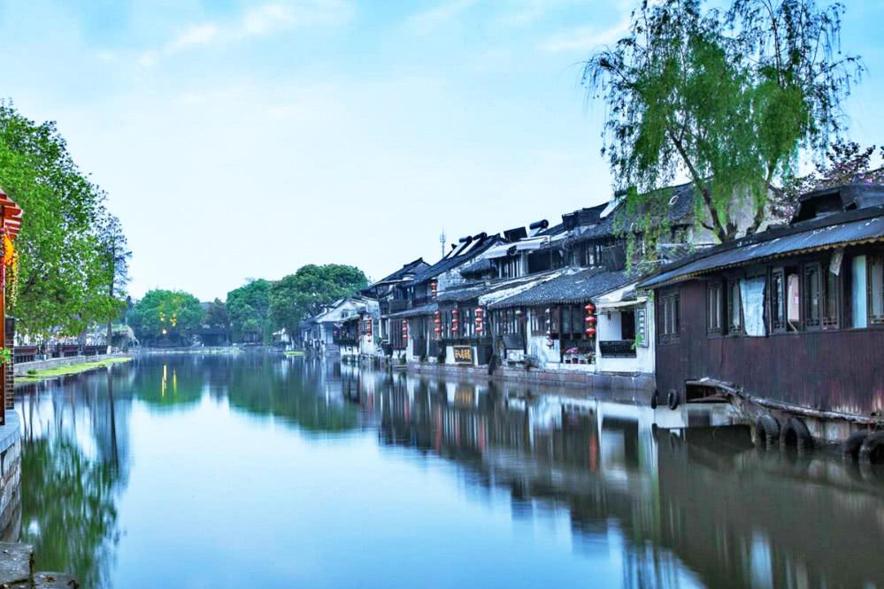 龙地逃生